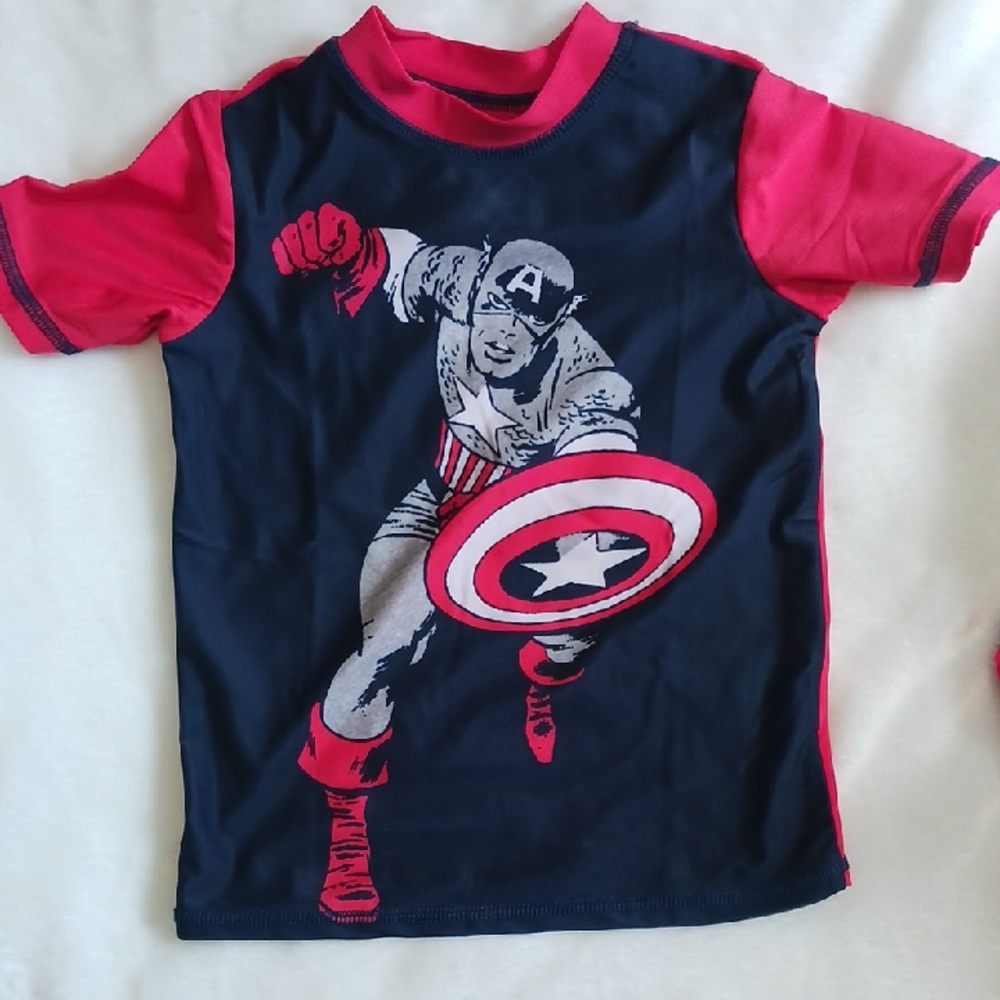 Lot Of 2 Captain America And SPIDERMAN Graphic T-Shirt